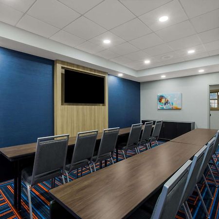 Hampton Inn Linden Exteriör bild