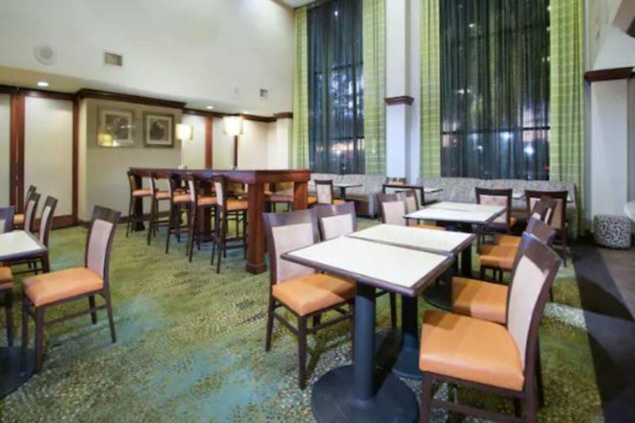 Hampton Inn Linden Exteriör bild