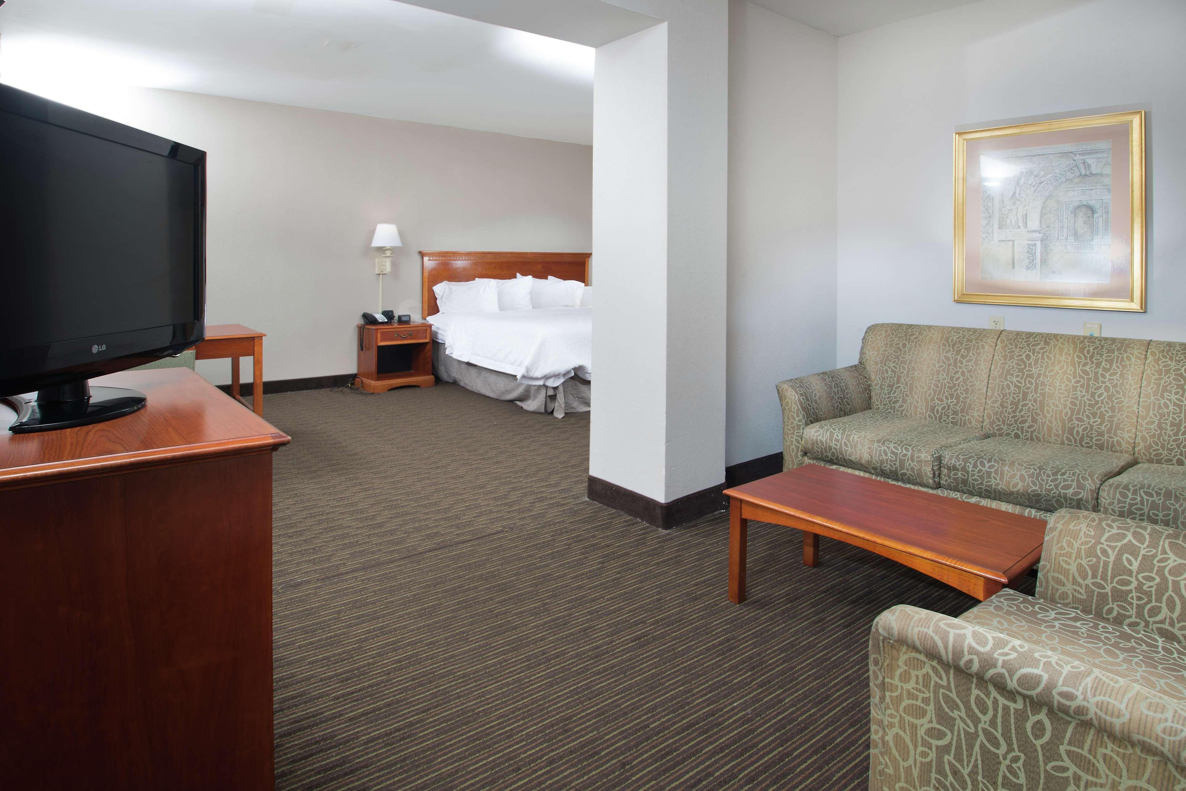 Hampton Inn Linden Exteriör bild