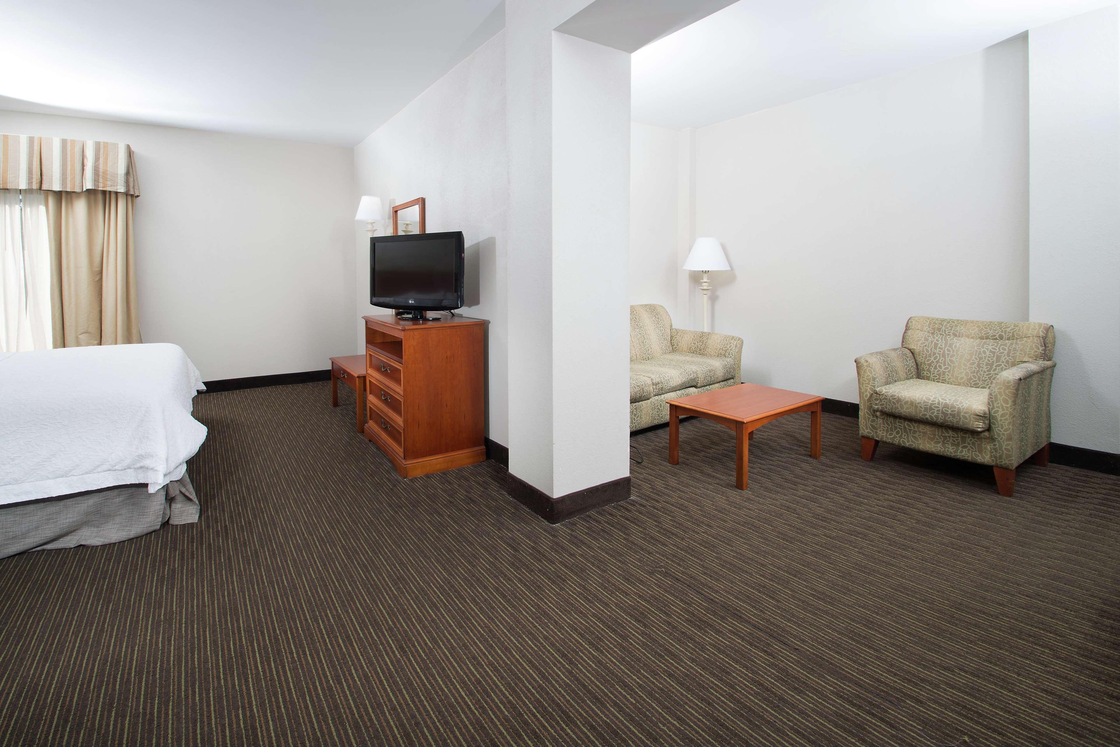 Hampton Inn Linden Exteriör bild