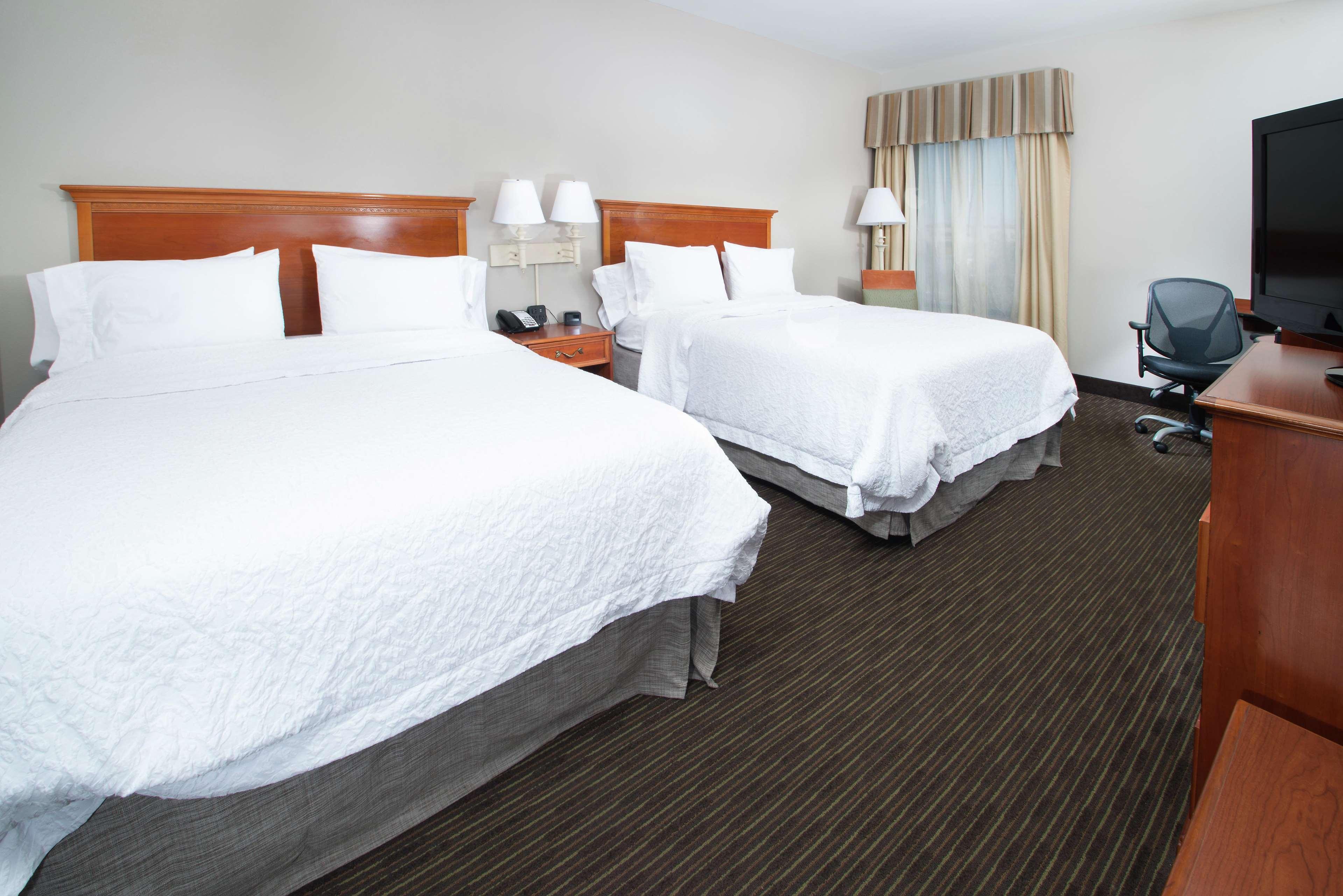 Hampton Inn Linden Exteriör bild
