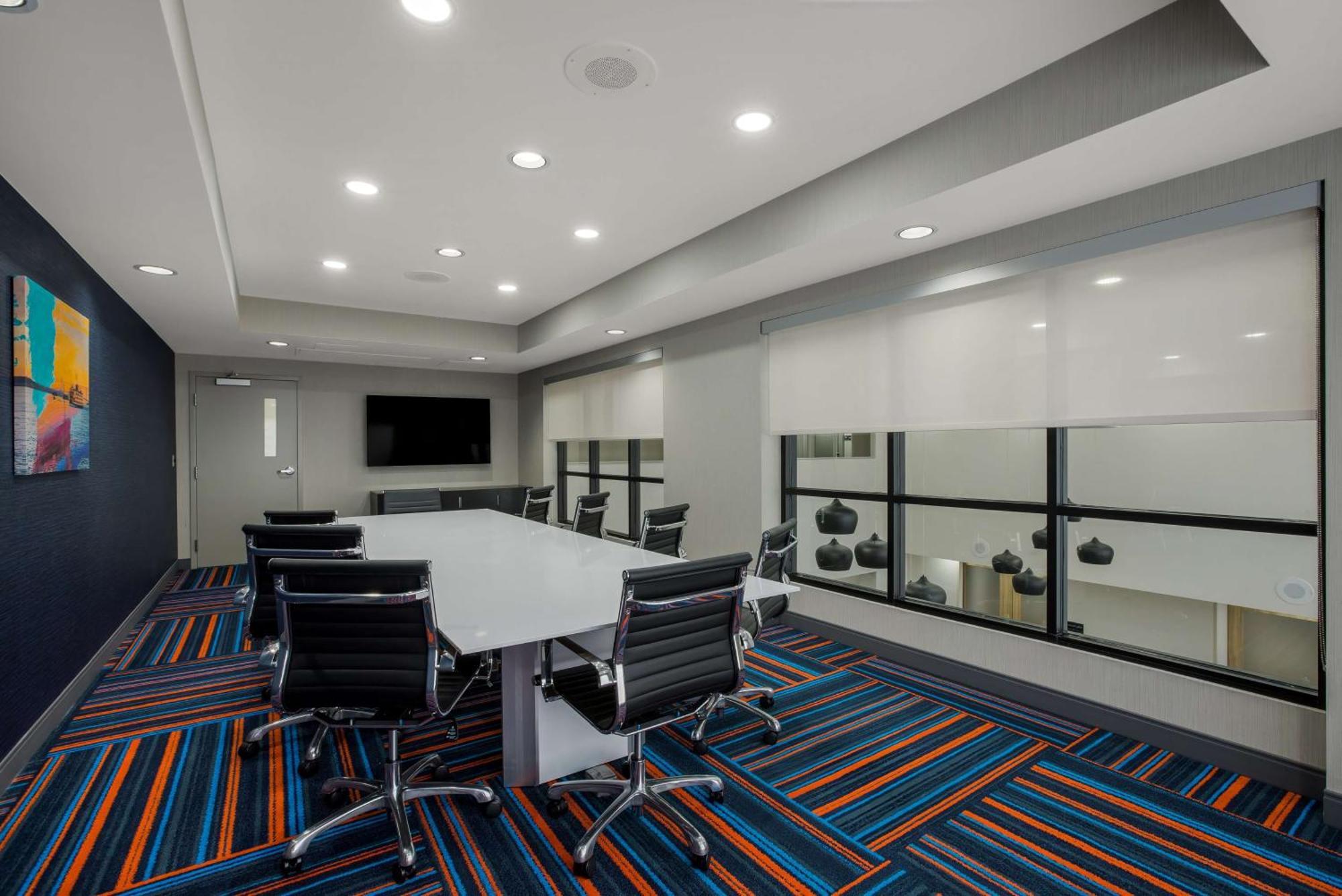 Hampton Inn Linden Exteriör bild
