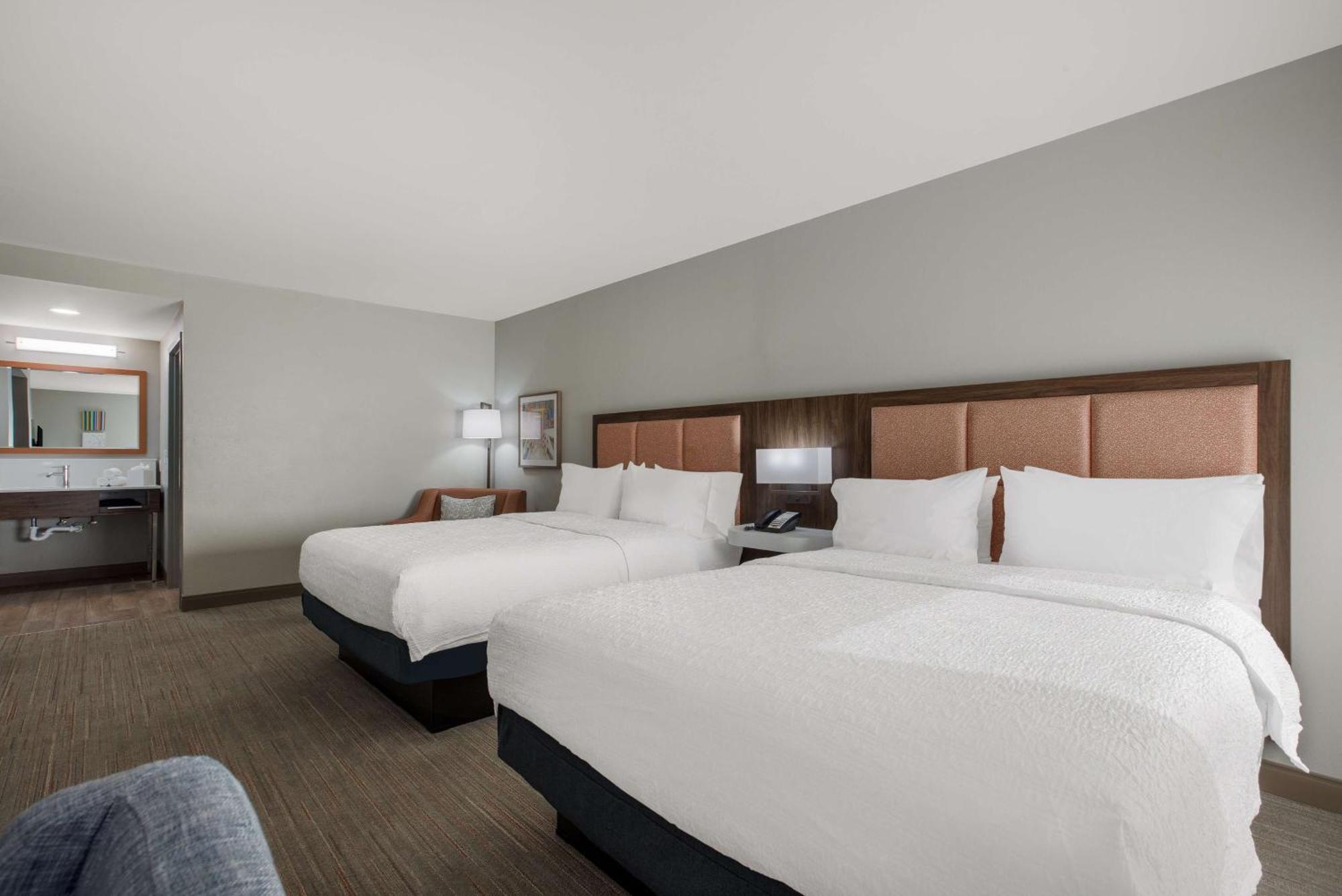 Hampton Inn Linden Exteriör bild