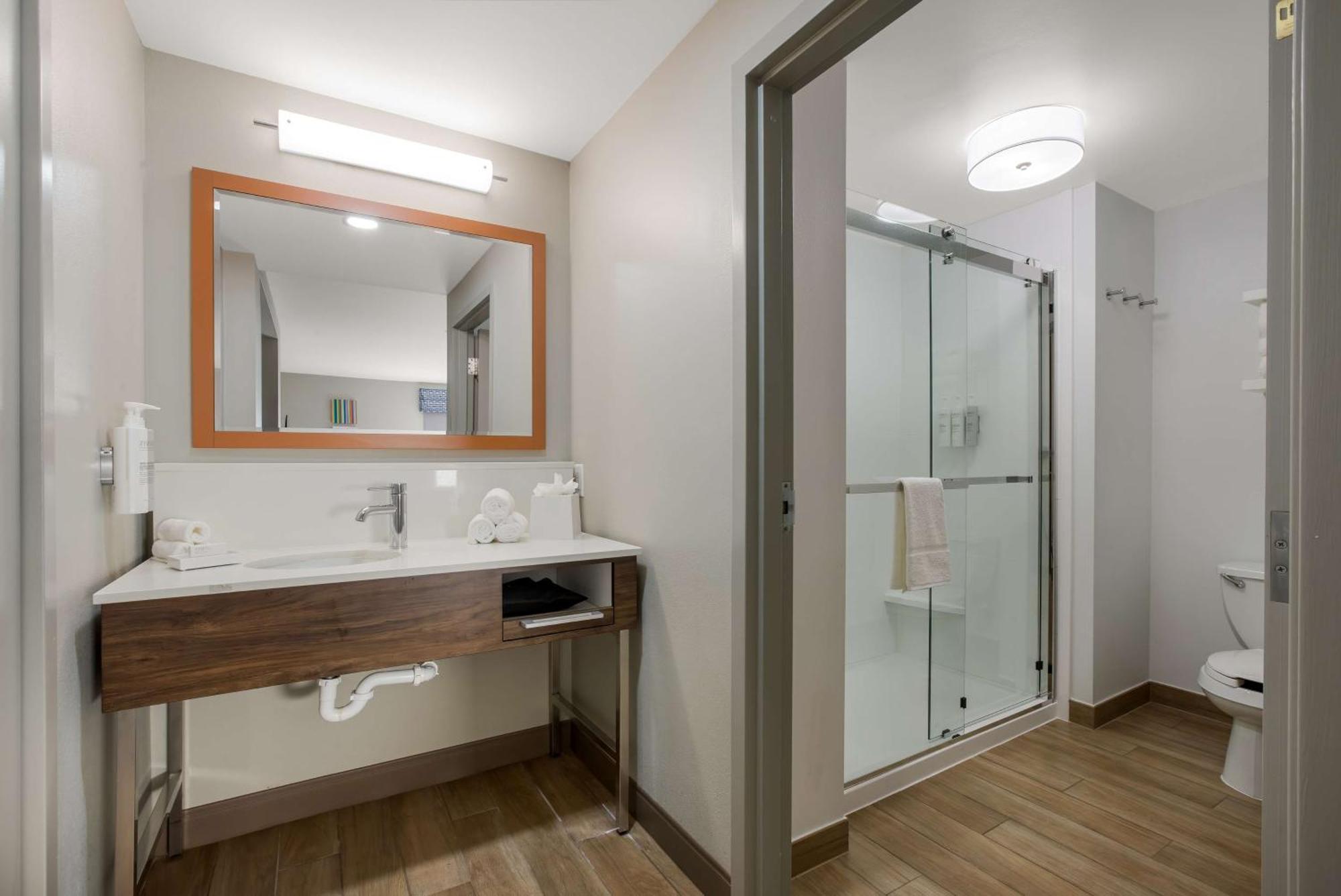 Hampton Inn Linden Exteriör bild