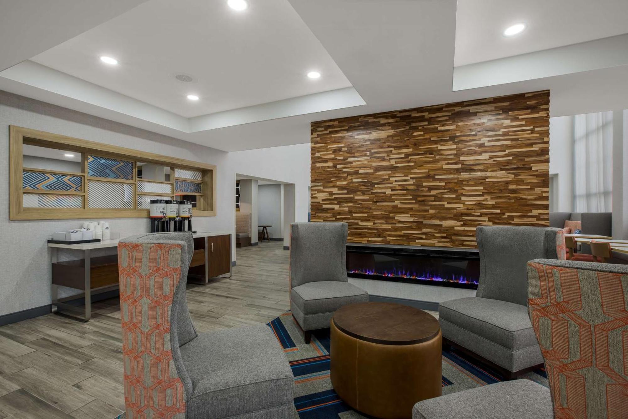 Hampton Inn Linden Exteriör bild