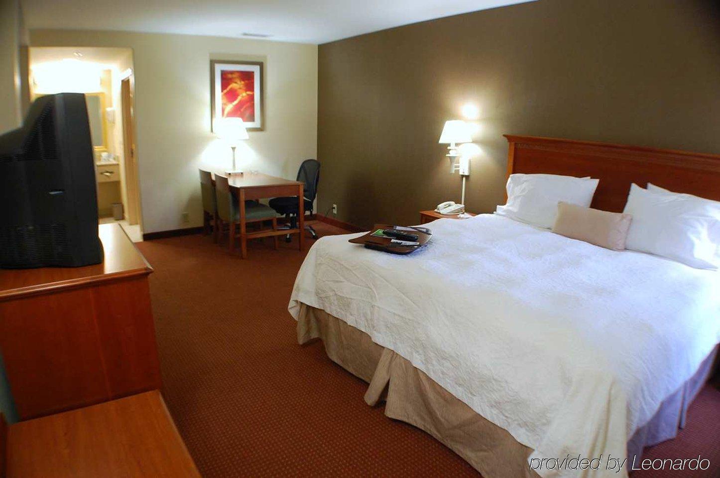 Hampton Inn Linden Rum bild
