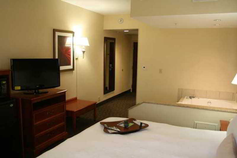 Hampton Inn Linden Rum bild