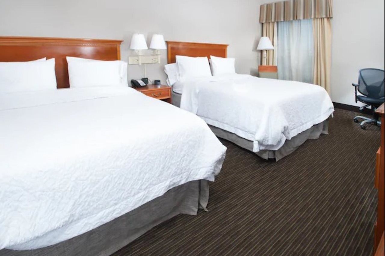 Hampton Inn Linden Exteriör bild