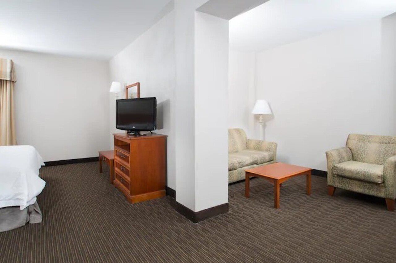 Hampton Inn Linden Exteriör bild